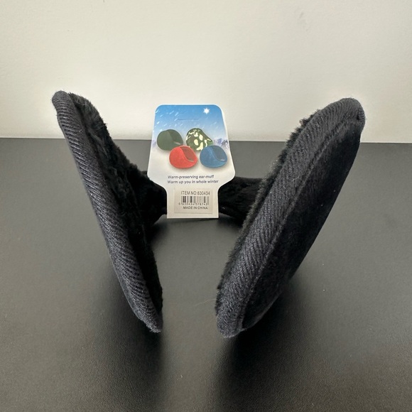 NWT Ear Band - Picture 3 of 5